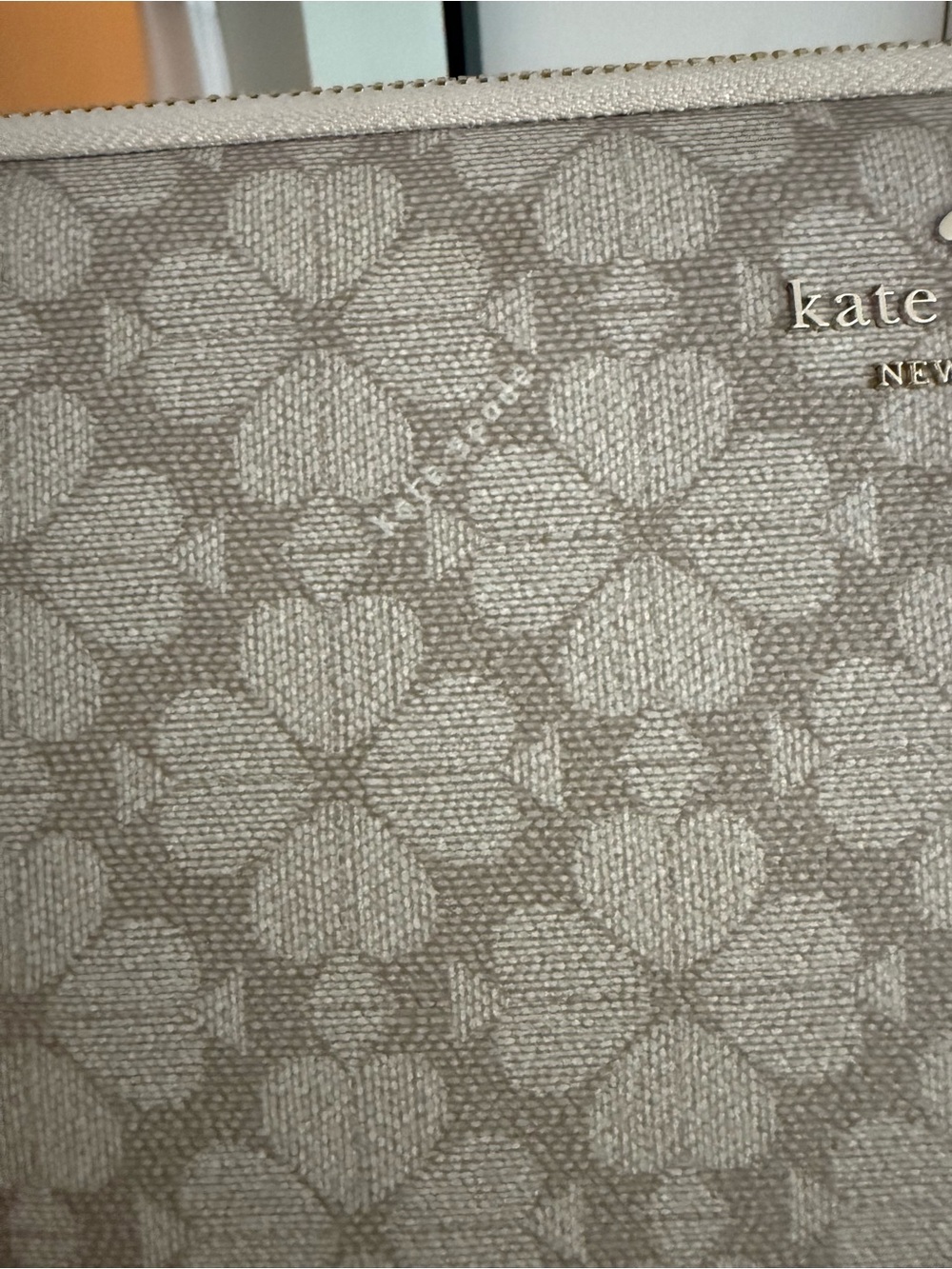 Kate Spade laptop sleeve like new - Picture 6 of 8